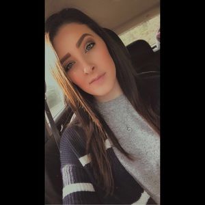 Meet your Posher, Kelly